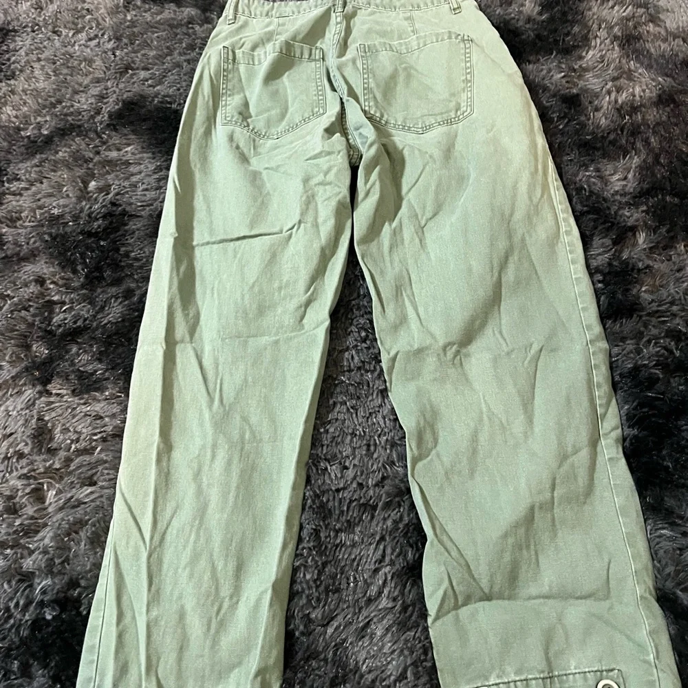 pistola cropped utility